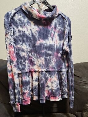 True Craft Tie-Dye Long Sleeve Tunic Top in Blue, Pink, Cream